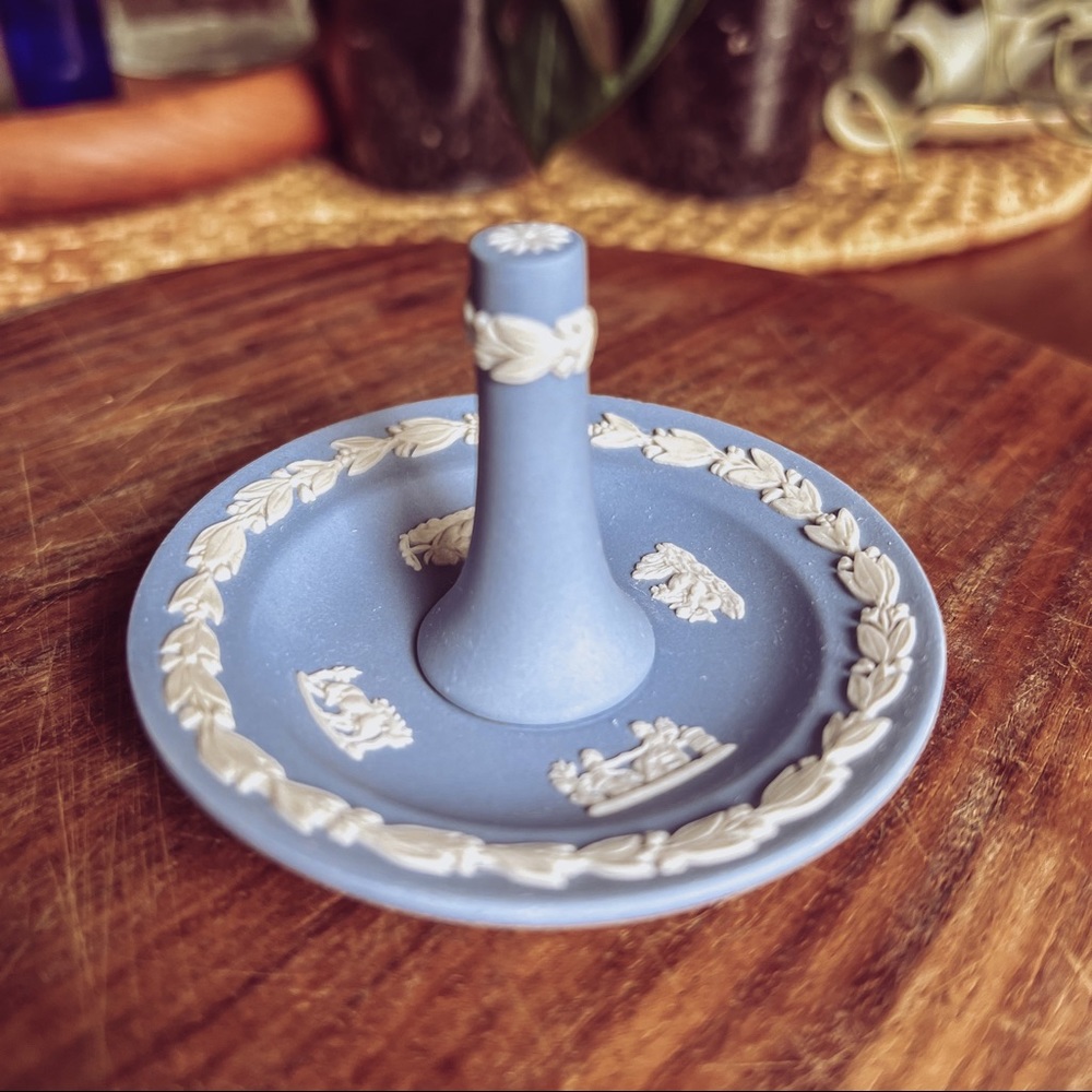 Vintage Wedgwood Blue Jasper Ring Tree Jewelry Stand